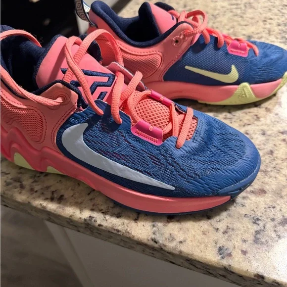 Nike Kids Shoes in Blue and Pink - Picture 4 of 5